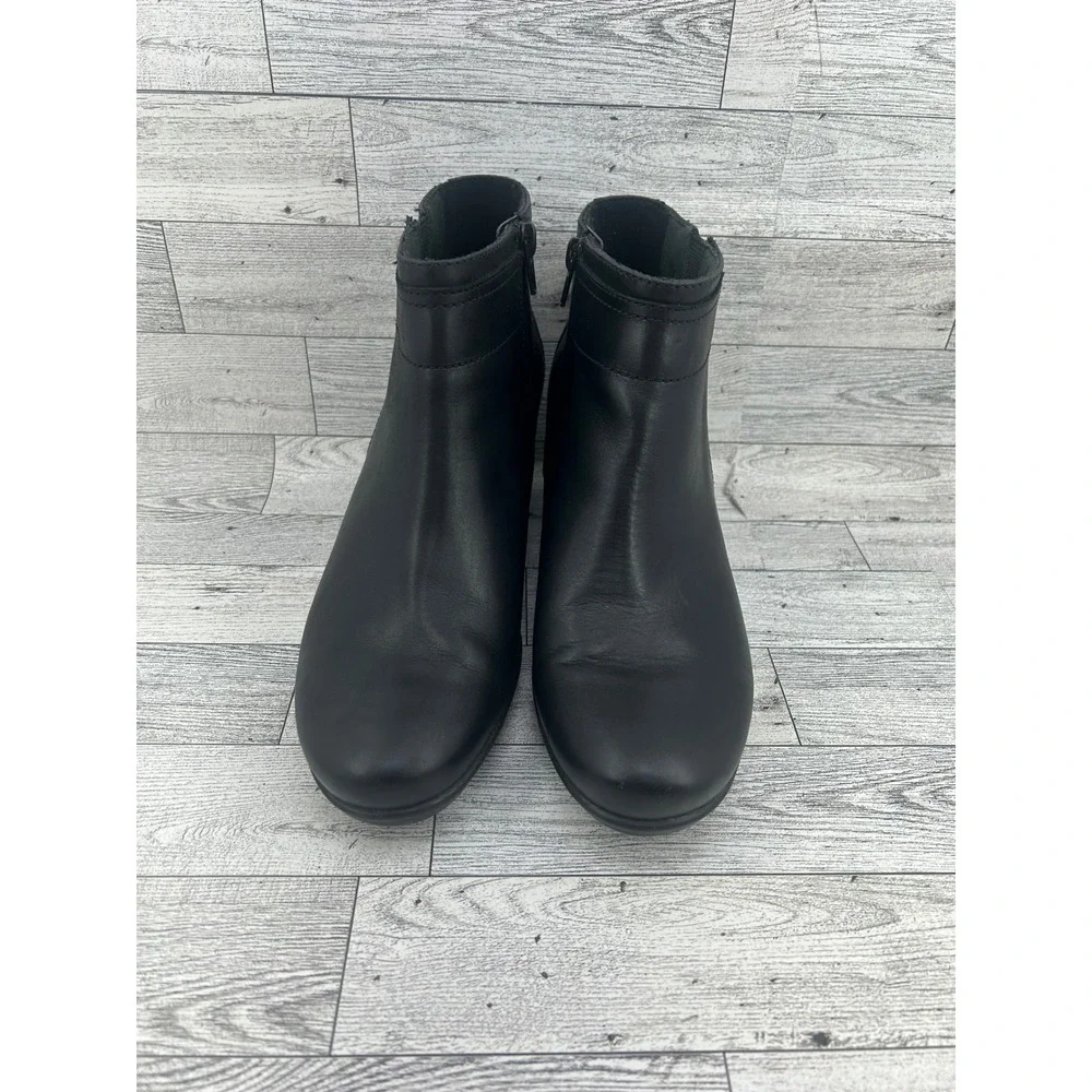Clarks Collection Black Leather Ankle Boots‎ Block Heel Side Zip Women Sz 8.5M